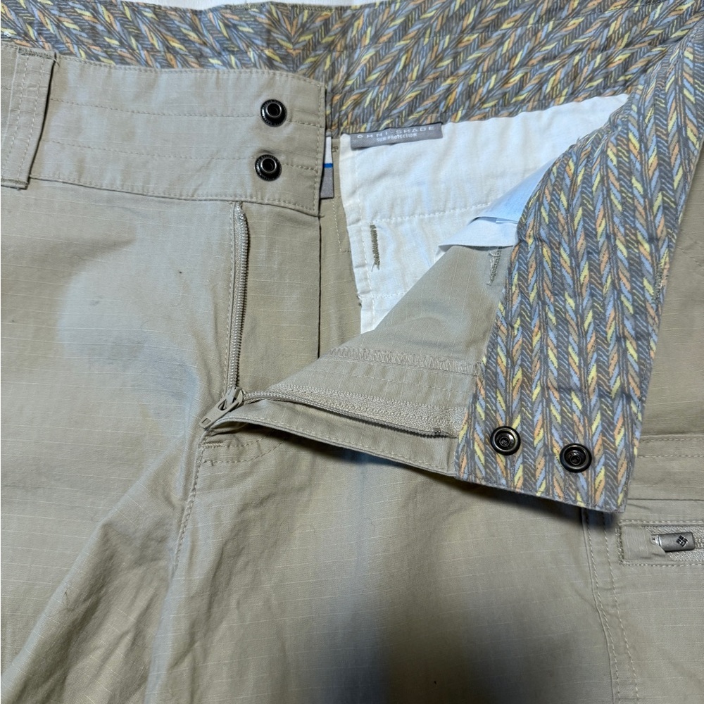 Columbia Omni Shade Khaki Cargo Shorts Size 12W - Picture 10 of 12